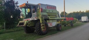 CLAAS Commandor 115 grain harvester